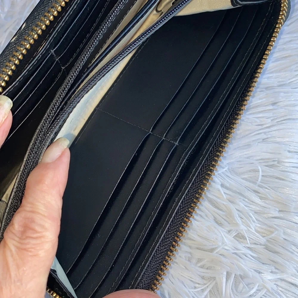 Kate spade wallet black & cream floral Gently pre owned - Picture 4 of 7